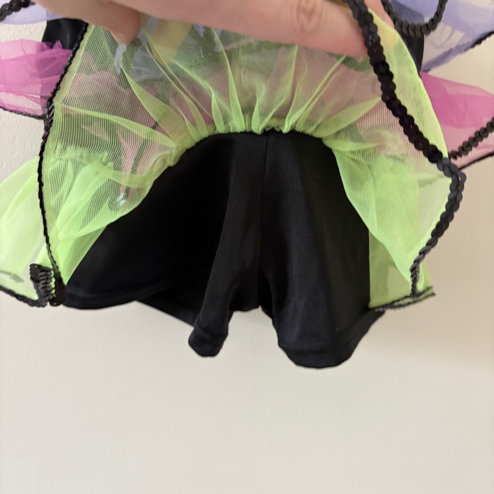 Black and Pink Dance Costume with Elegant Design - Picture 10 of 11